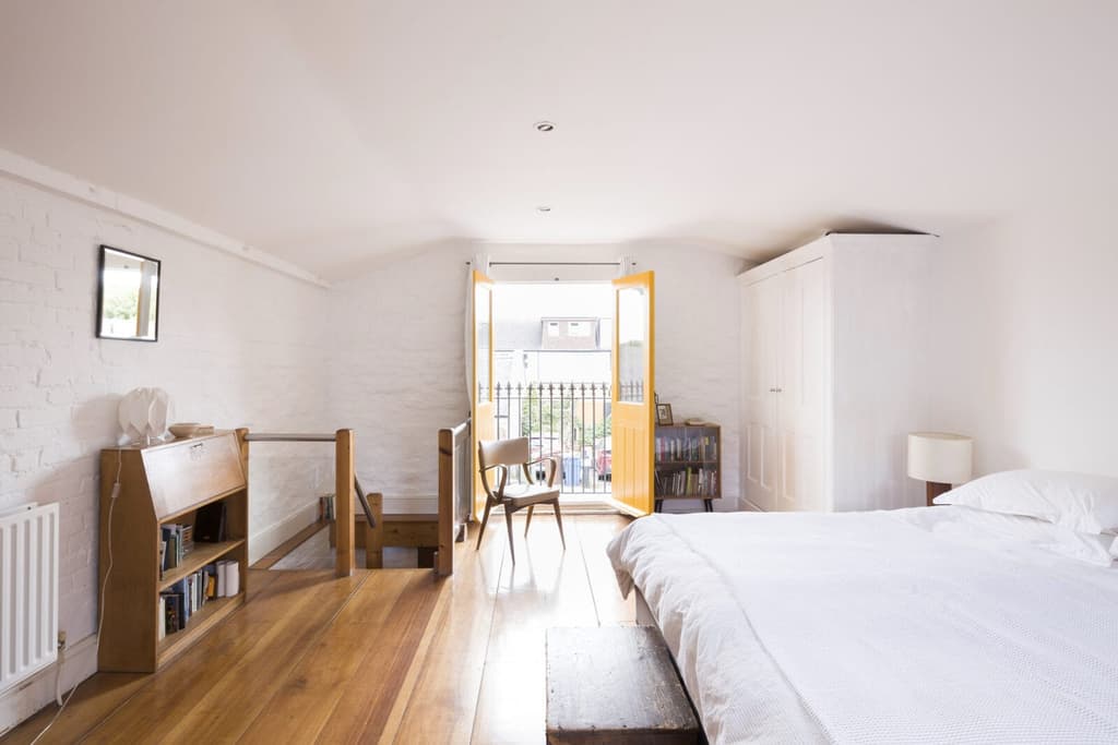 Converted stable asks for £1.25m in London’s East Dulwich