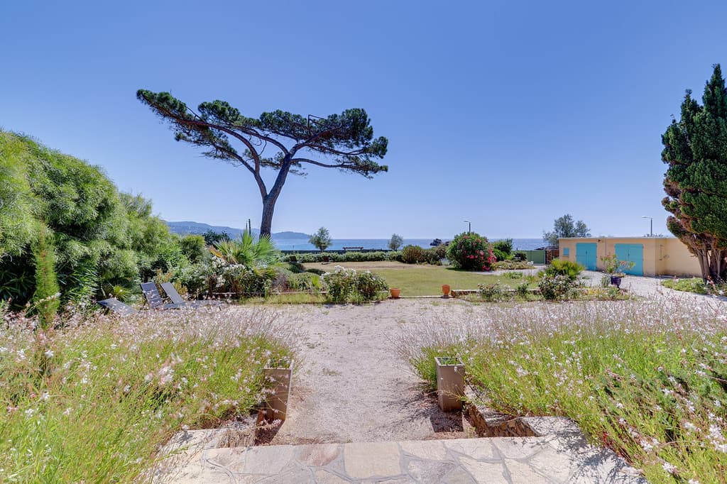 Villa Dollander for sale on the Cote d'Azur was designed by the Prouve brothers