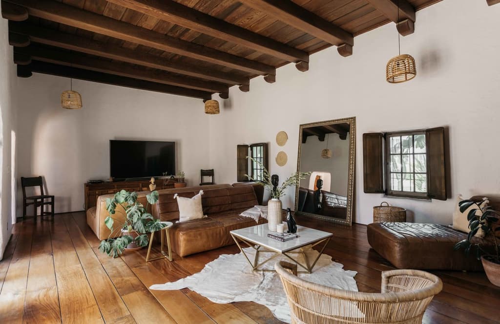 An original 1920s adobe home is up for sale in LA