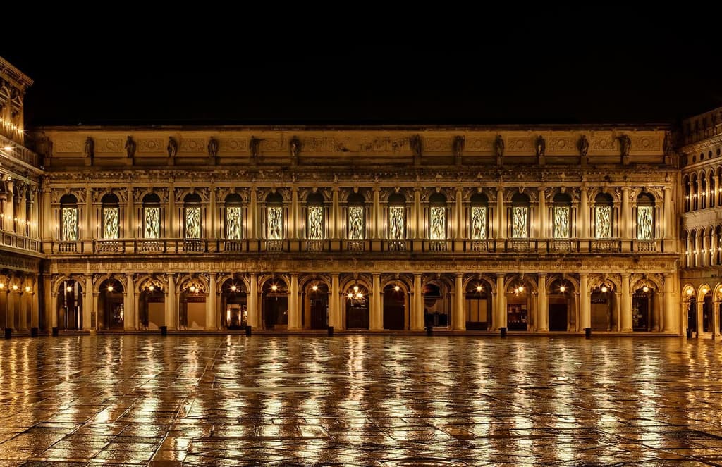 Fabrizio Plessi has gilded the windows of Venice’s St Mark's Square