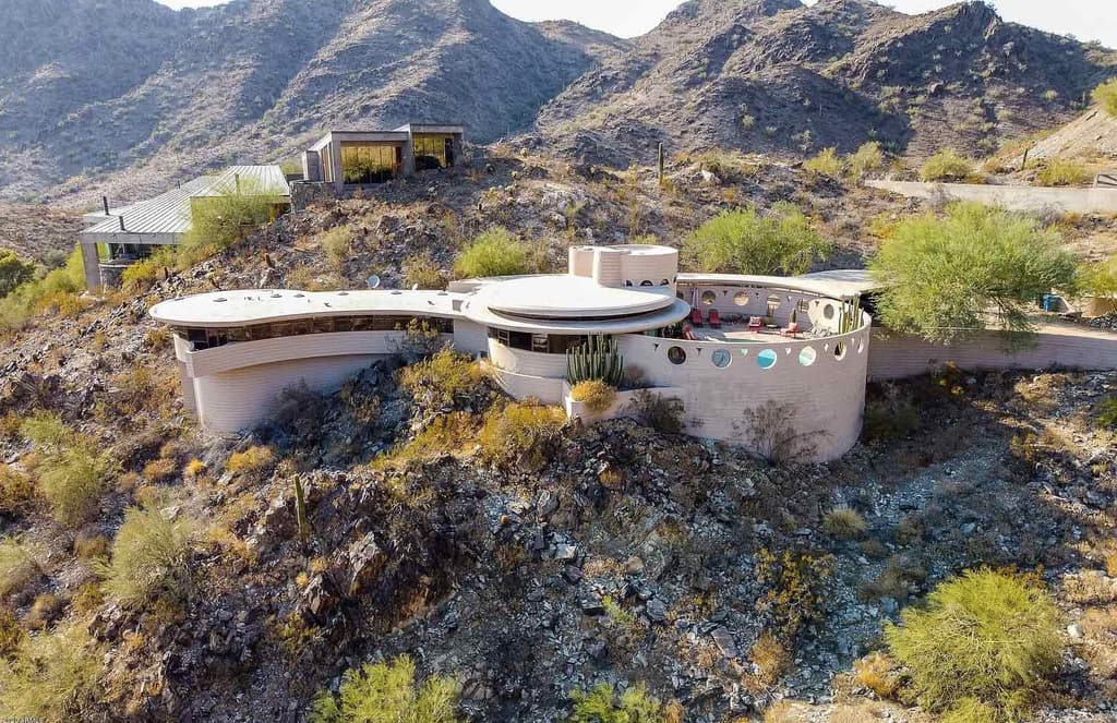 Frank Lloyd Wright's last home is for sale