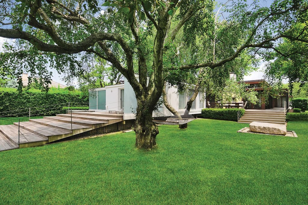 Peter Blake’s seminal Pinwheel House is for rent in the Hamptons