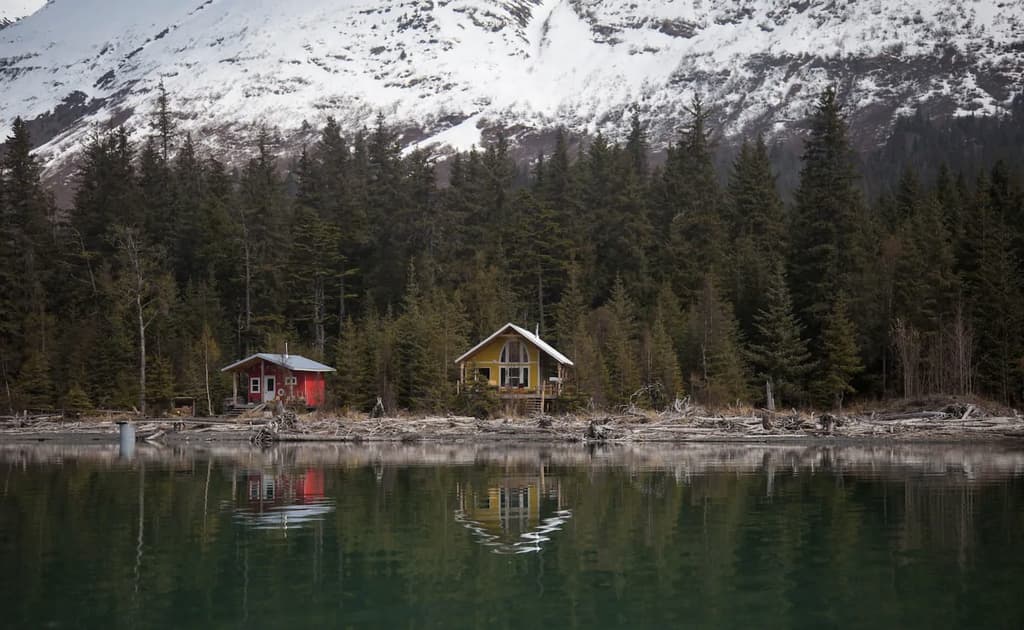 Alaskan cabins for rent at Kenai Lake