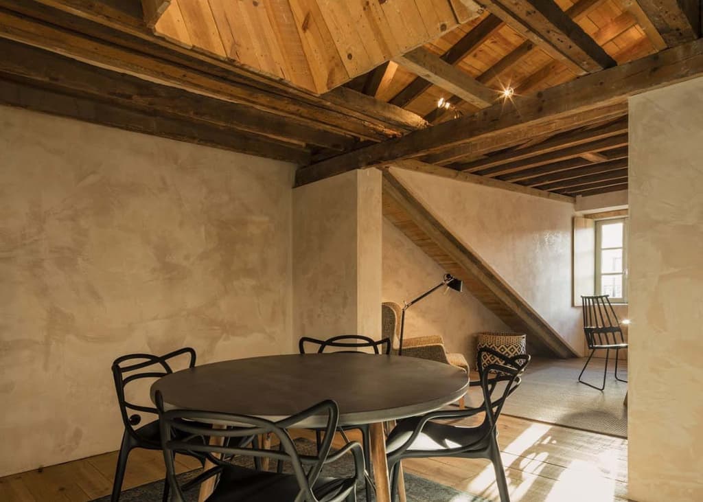 CASCA gives an 18th century Lisbon apartment a dramatic ‘make-under’