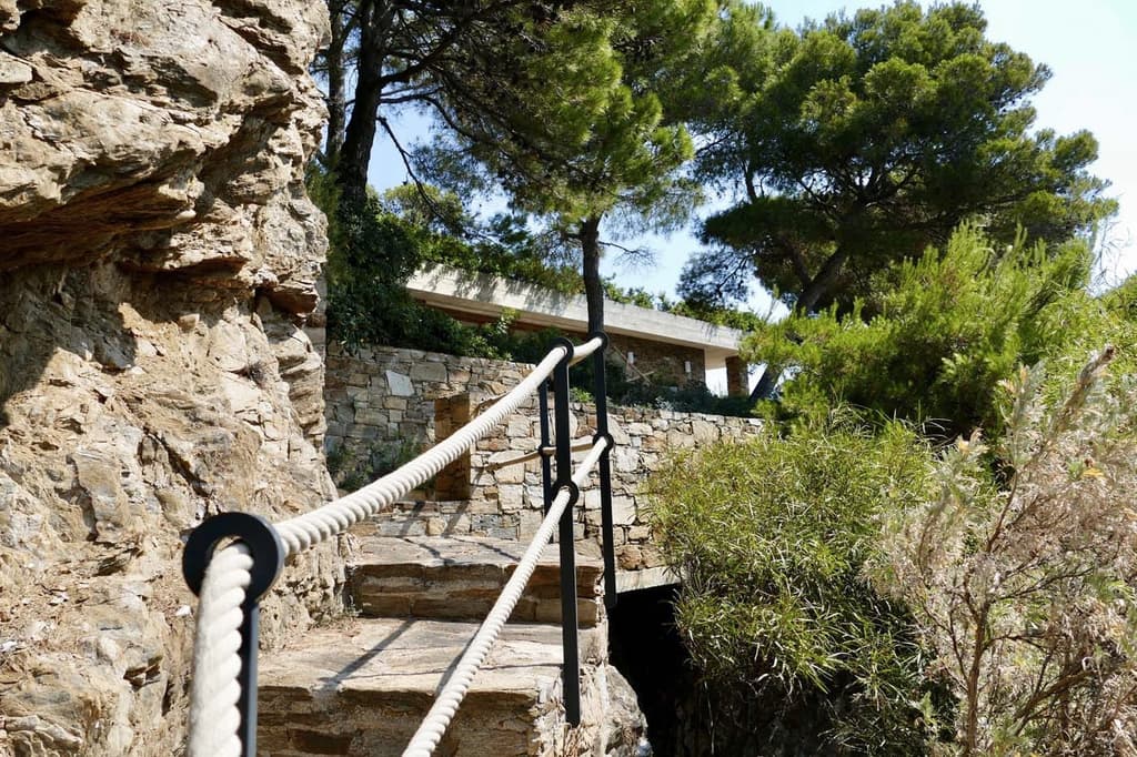 Clifftop Cap-Bénat villa has dramatic views of the Mediterranean