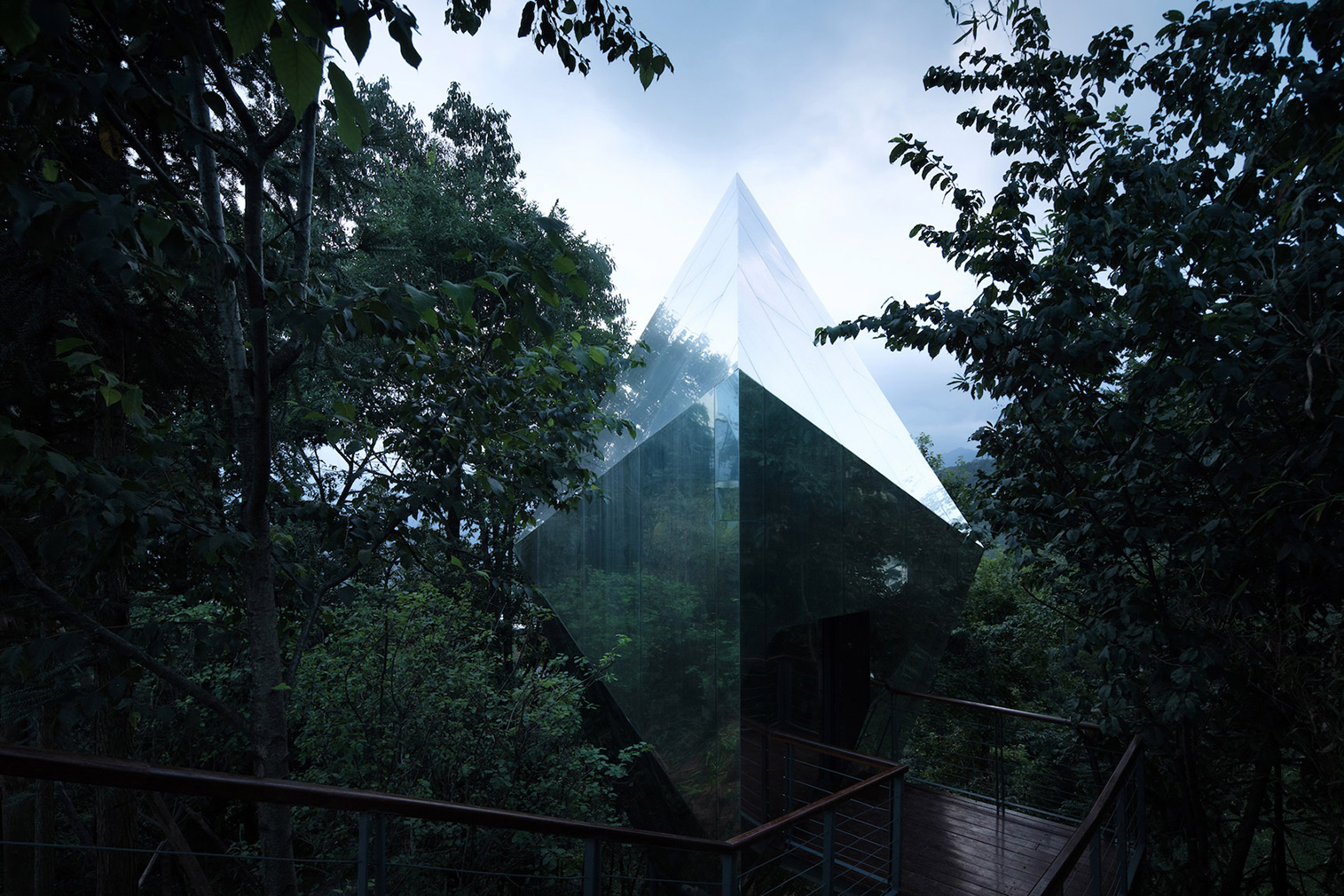 Yichang’s Mountain and Cloud Cabins are ‘spaceships in the woods’