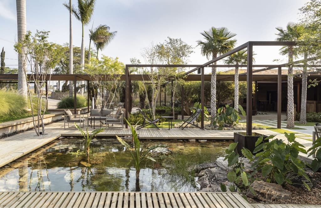 Diners are enveloped in lush gardens at São Paulo restaurant Origem 75