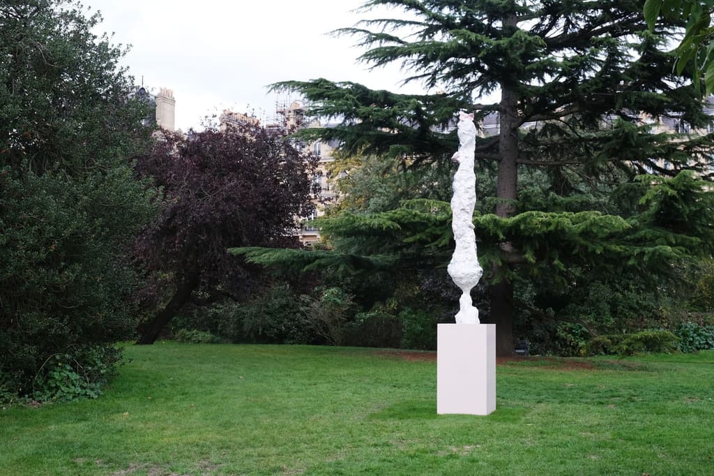Rebecca Warren, 'Aurelius (2017 – 2019)'. Frieze Sculpture 2020. Photography: Rosella Degori / The Spaces