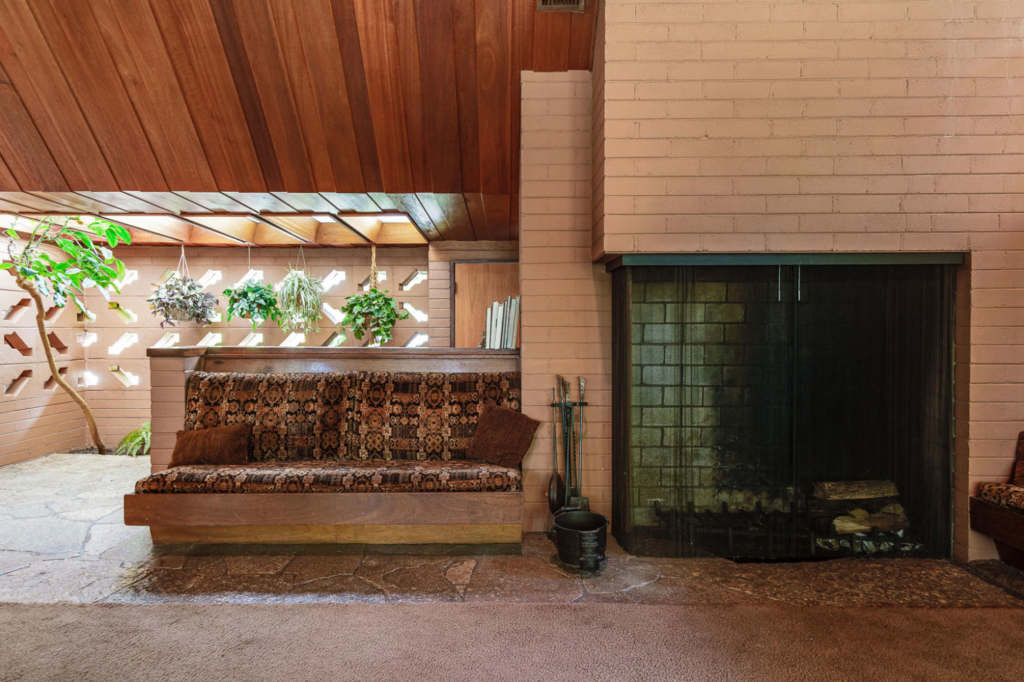 Frank Lloyd Wright’s Usonian Carr House is for sale near Chicago The