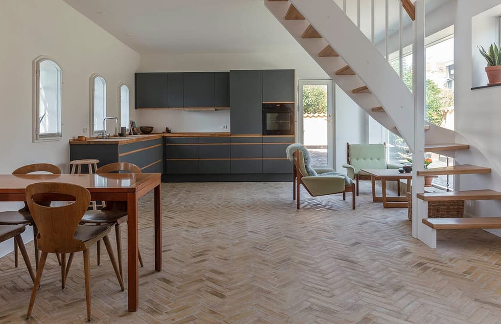 Modern lakefront cottage in Copenhagen was once an architect’s studio