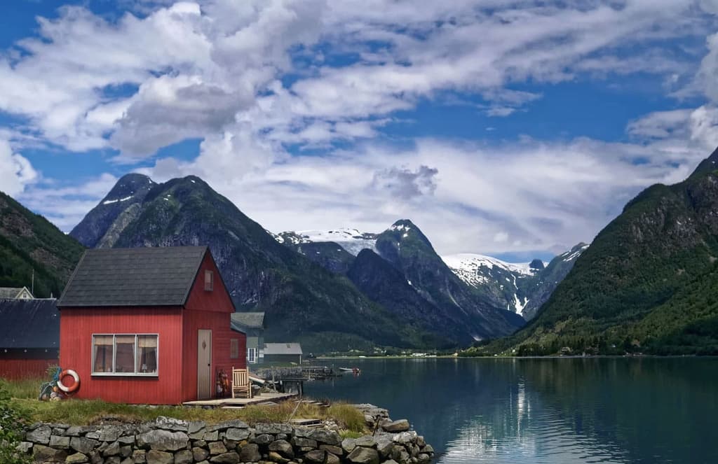 ‘Origami’ tiny home unfolds in 3 hours