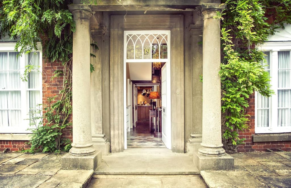 5 cosy cottages for sale in the the UK countryside