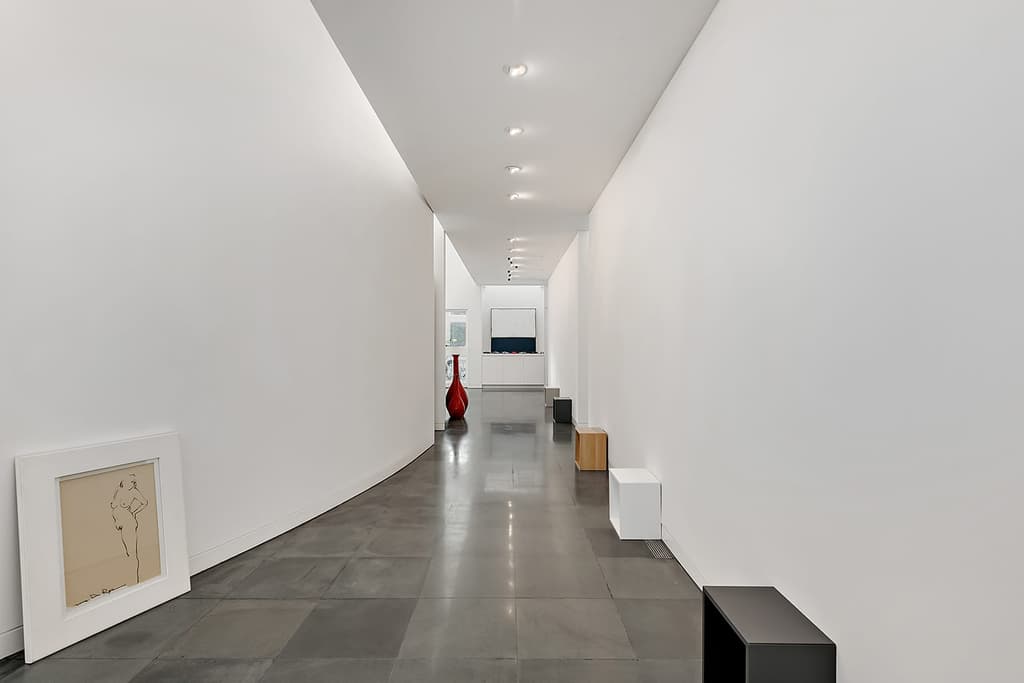 Award-winning Postmodern New York home by Robert A M Stern lists for $2.75m