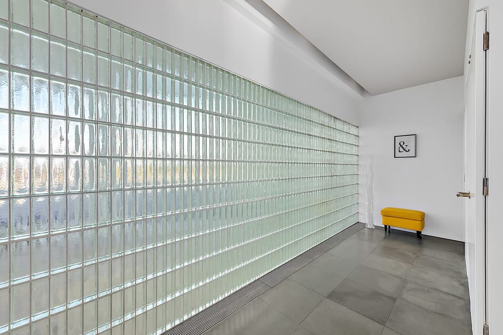 Award-winning Postmodern New York home by Robert A M Stern lists for $2.75m