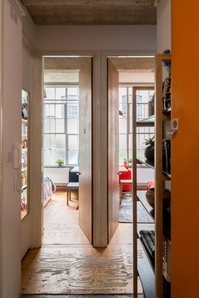Converted shoe factory in London houses a voluminous live/work space - Converted Live-Work Penthouse Apartment