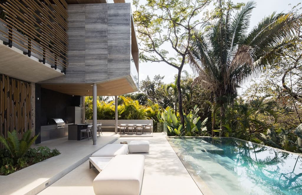 Studio Saxe’s ‘floating’ Atrium House is for sale in Costa Rica