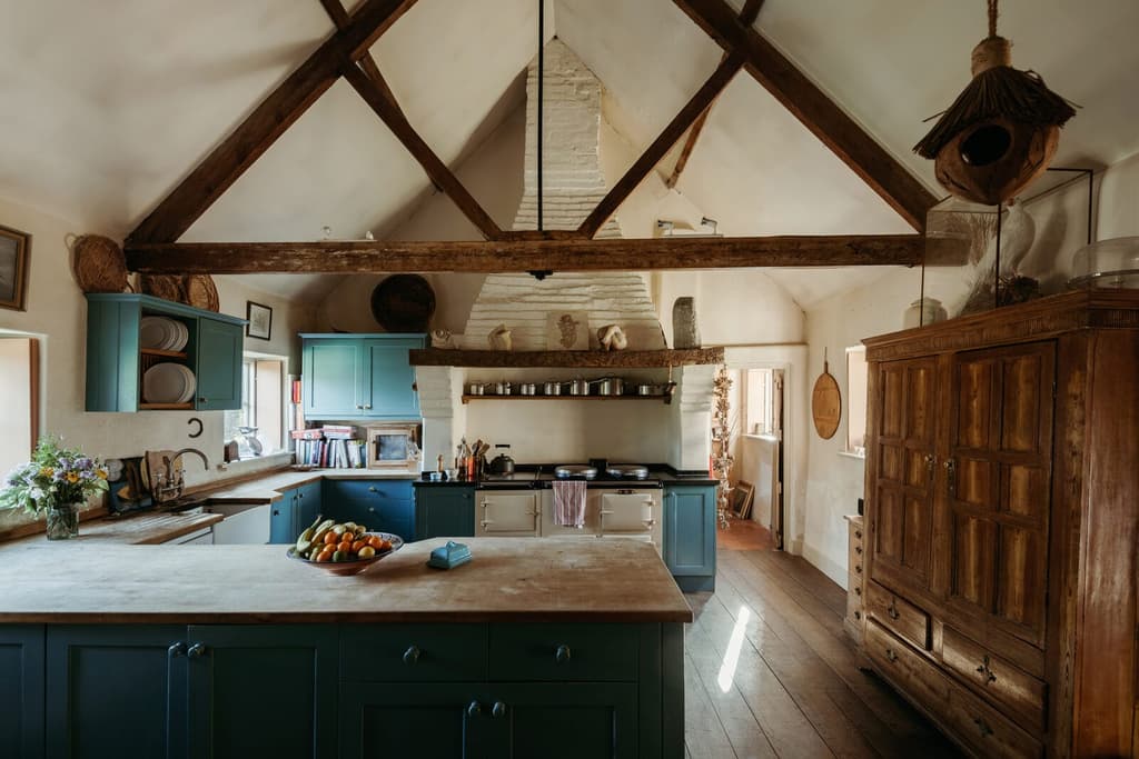 Inigo launches its first listing – the stately Hunston Manor