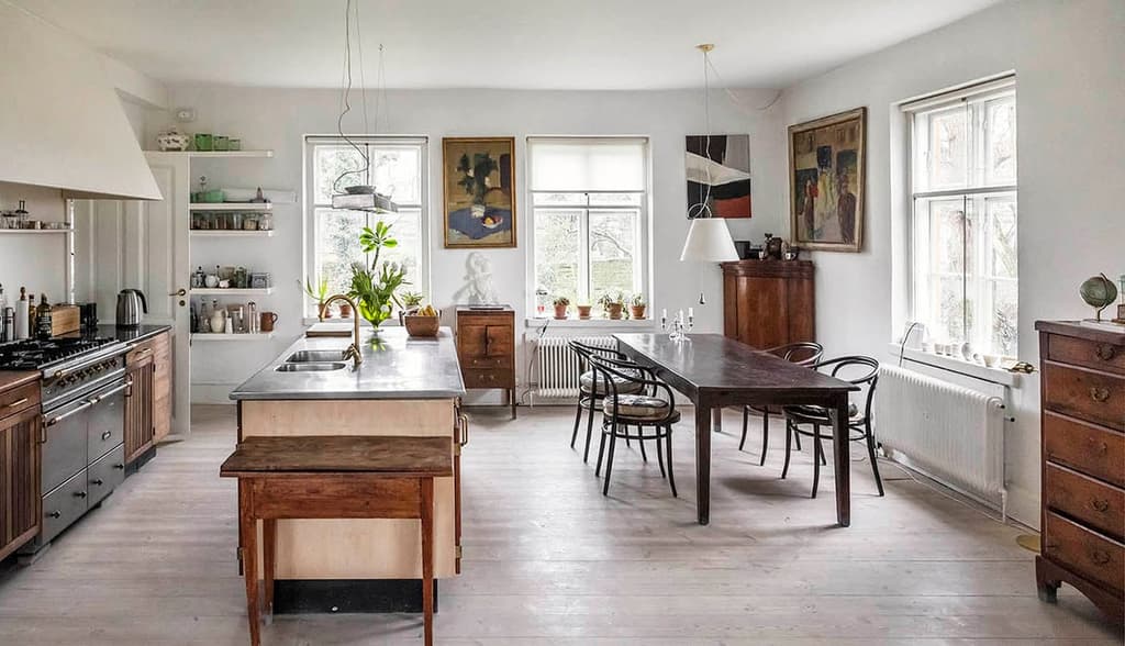 The combined kitchen and dining room