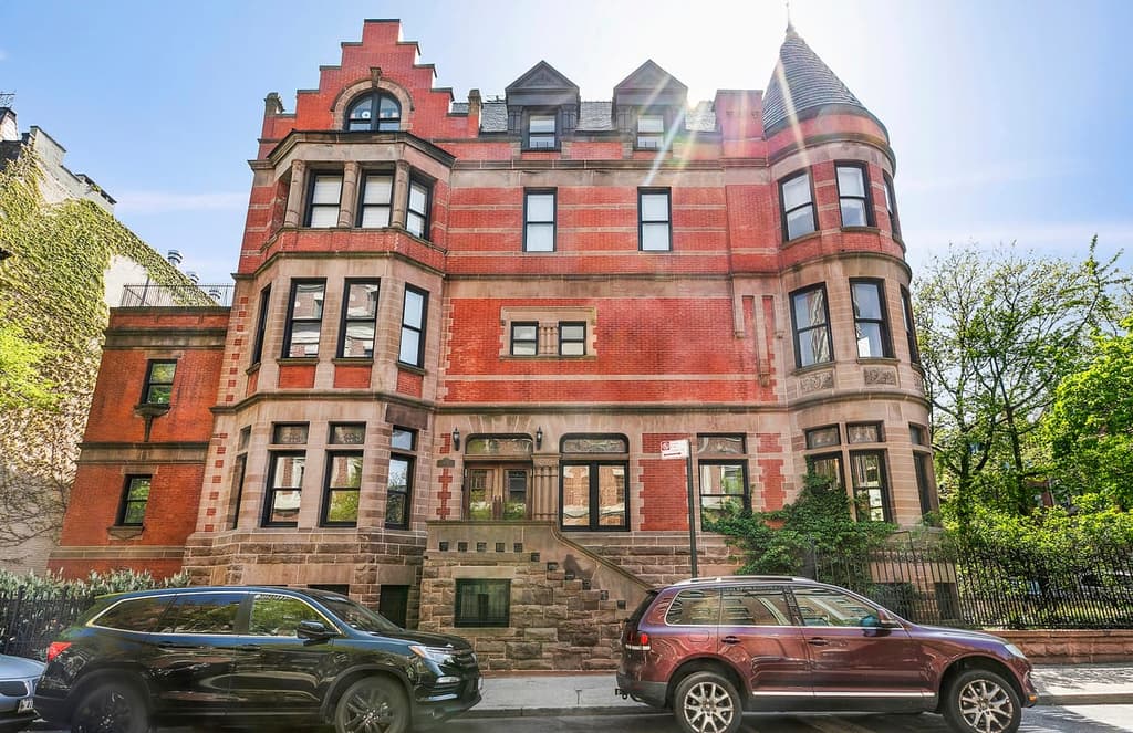 The Royal Tenenbaums mansion is for rent in Manhattan