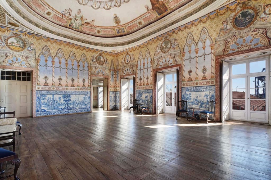 The grand hall of the palace - it's easy to imagine this space hosting banquets and dances throughout the centuries