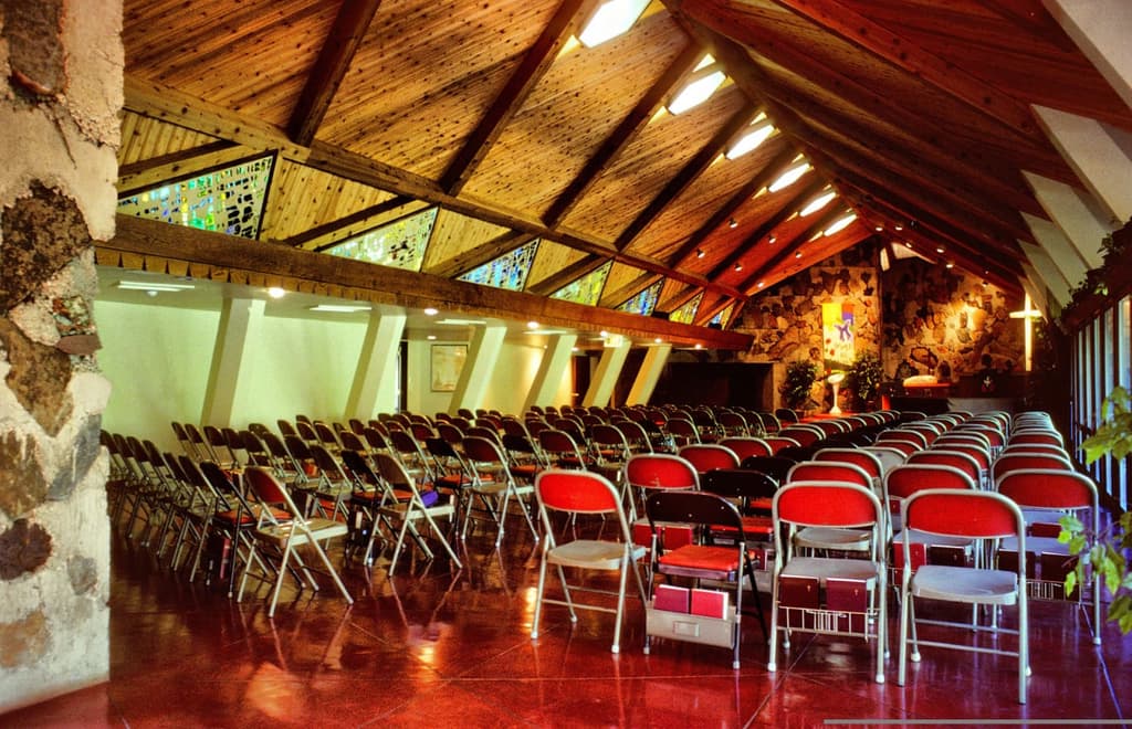 Pilgrim Congregational church. Photography: Pat Mahoney / Frank Lloyd Wright Building Conservancy