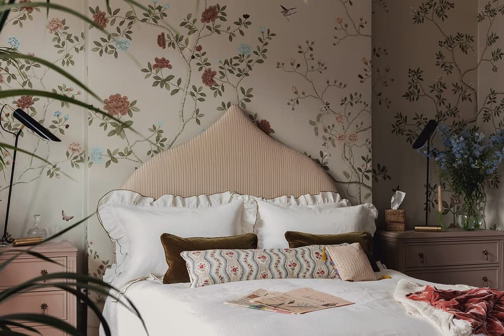 Queen’s Park bedroom by Studio Duggan, completed 2019. Photography: Mariell Lind Hansen