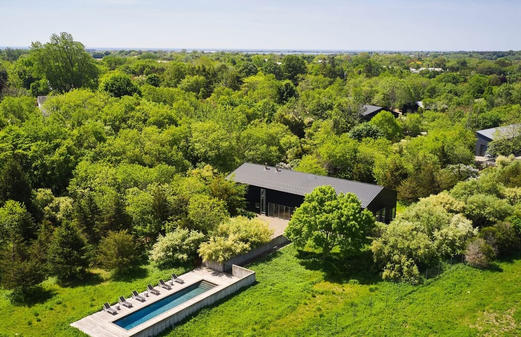 Sleek Jack Ceglic-designed barn home lists for $4.25m in Long Island