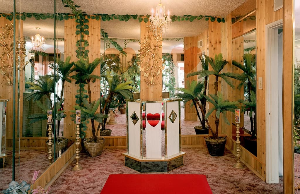 Jane Hilton’s 1990s series captures empty Vegas wedding chapels