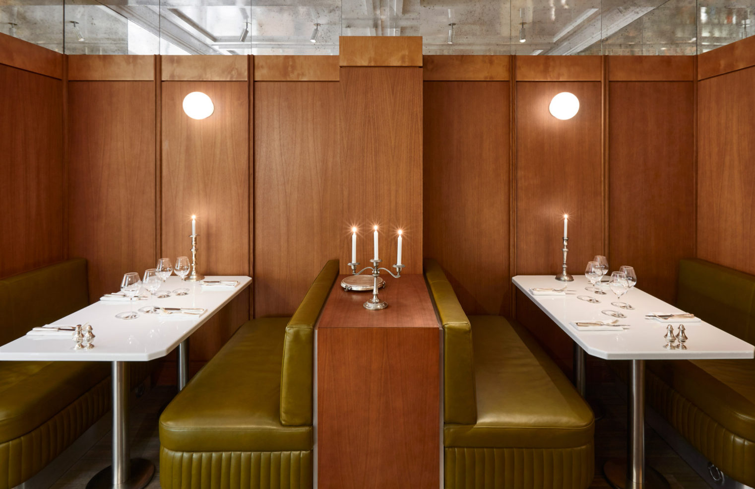 Paris brasserie Abstinence revives chic 70’s green The Spaces