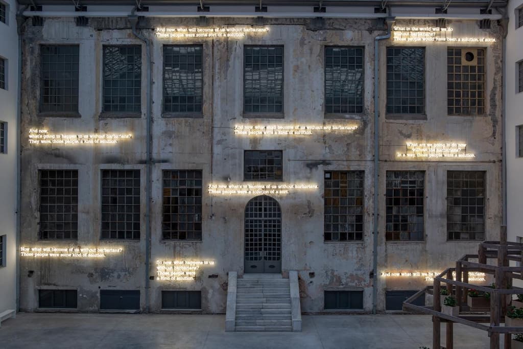 Glenn Ligon, Waiting for the Barbarians, 2021. Photography: Natalia Tsoukala, courtesy NEON