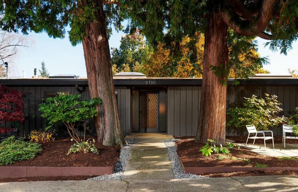 A cabin-like home in Portland lists for $798k