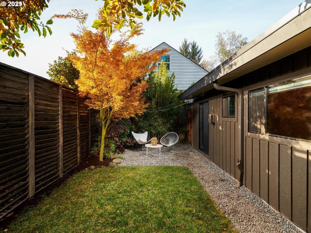 A cabin-like home in Portland lists for $798k