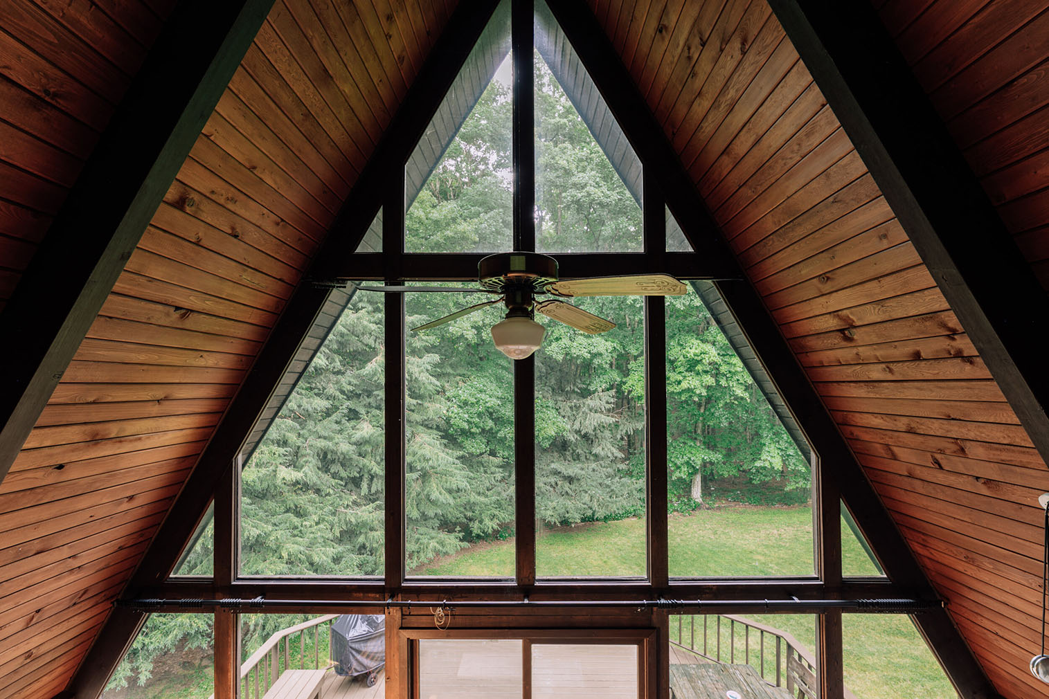 This Red Hook A-frame channels midcentury style in New York