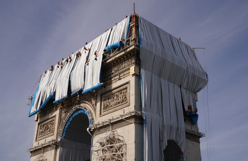 Christo's vision for L'Arc de Triomphe finally unveiled 16 months after his death