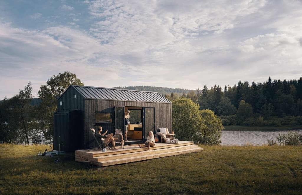 Norske Mikrohus channels Nordic minimalism into tiny home form