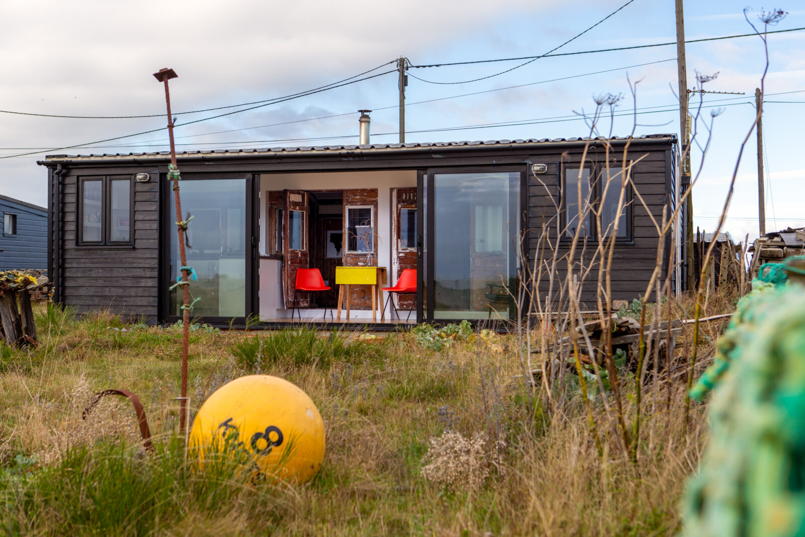 A train-carriage home in Dungeness asks for £425k