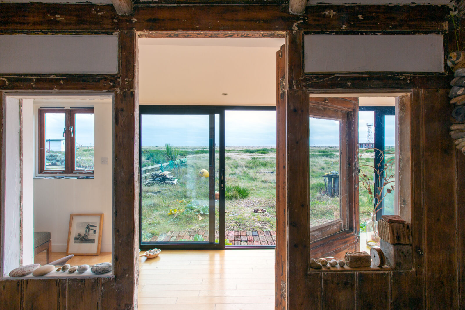 A train-carriage home in Dungeness asks for £425k
