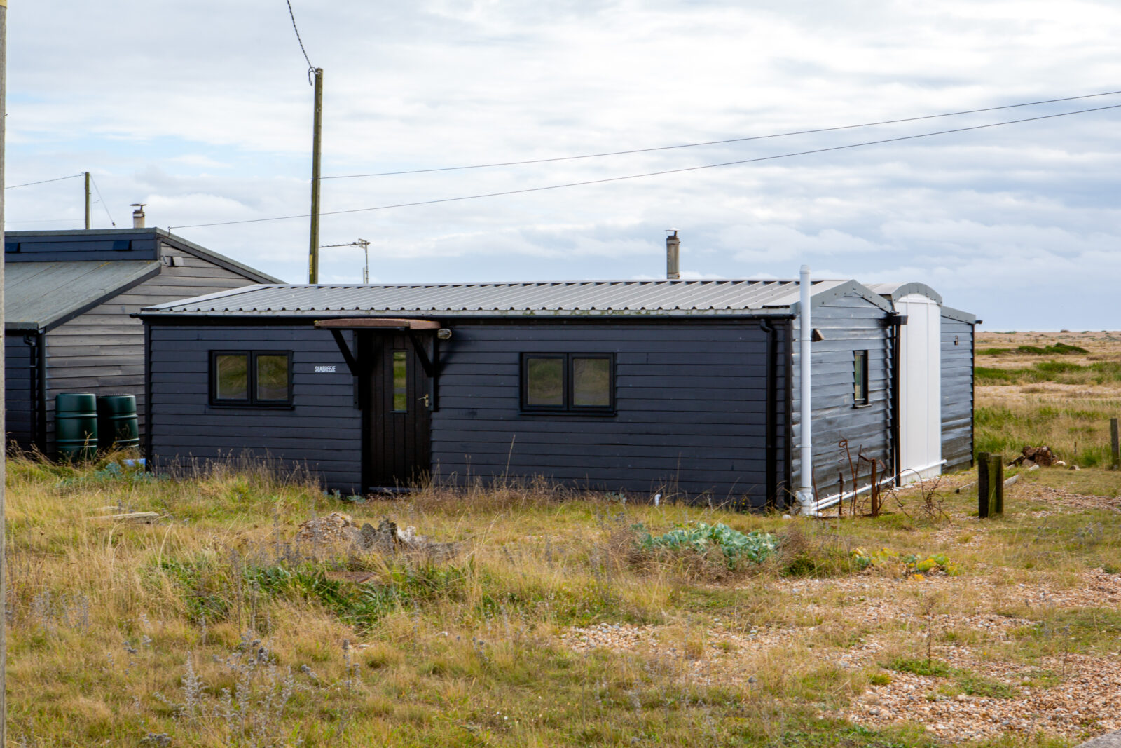 A train-carriage home in Dungeness asks for £425k