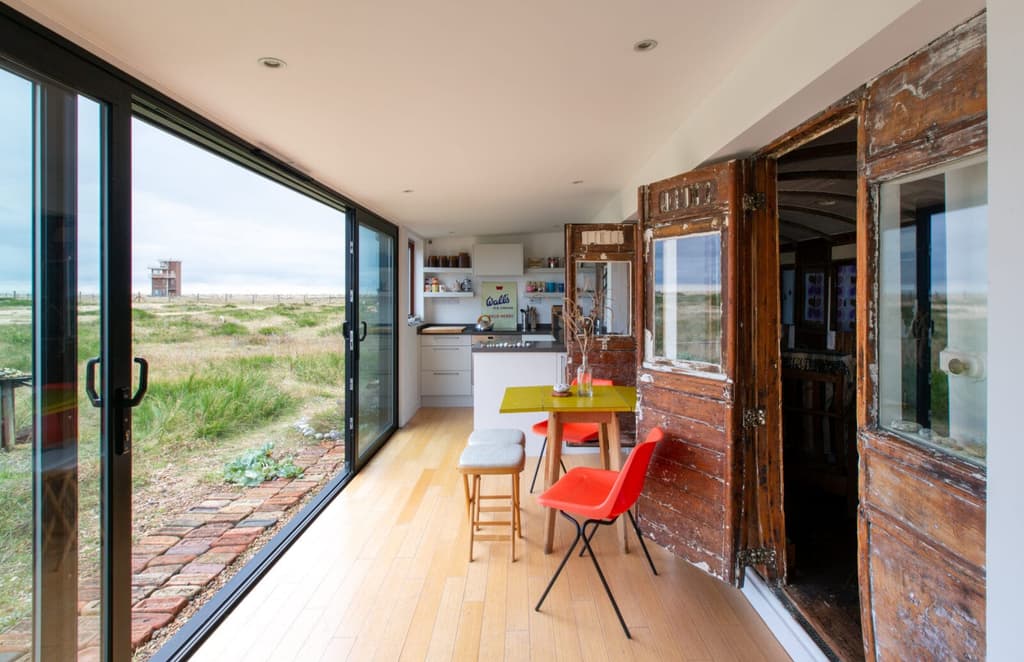A train-carriage home in Dungeness asks for £425k