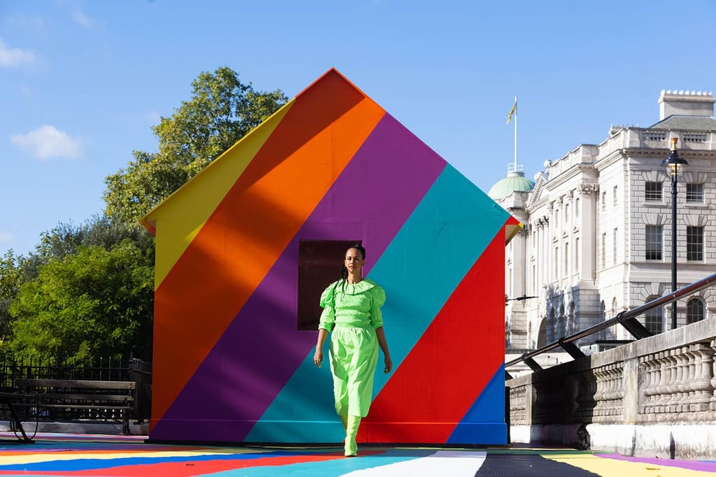 Lakwena Mciver, Back in the Air: A Meditation on Higher Ground on show at Temple Station, London