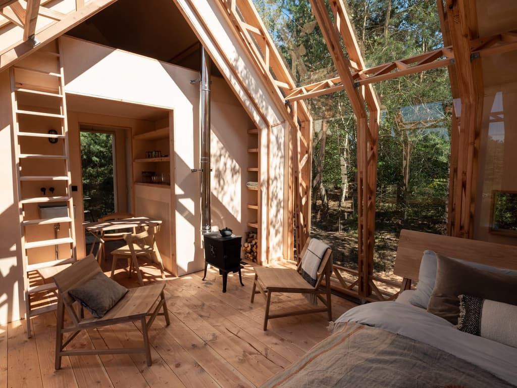Cabin Anna is a shapeshifting retreat that slides into new configurations