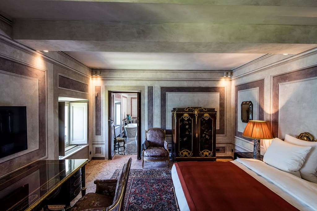 Spend the night in Aldo Gucci’s opulent Villa Balbiano courtesy of Airbnb