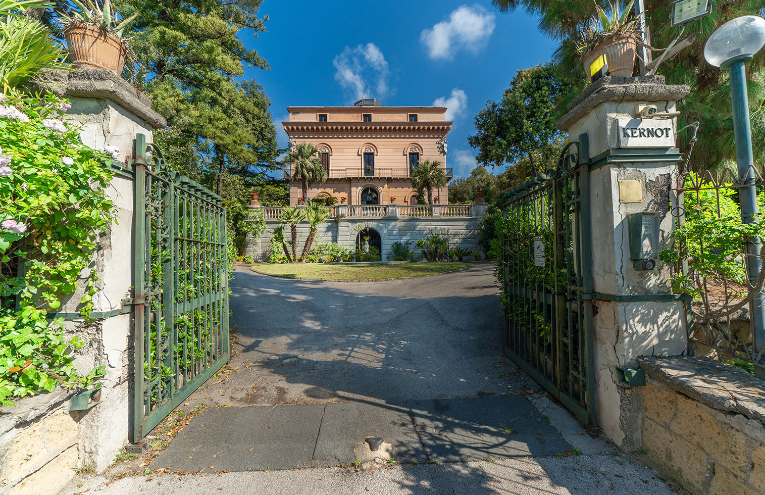 5 striking homes for sale in Naples and the Amalfi coast The Spaces