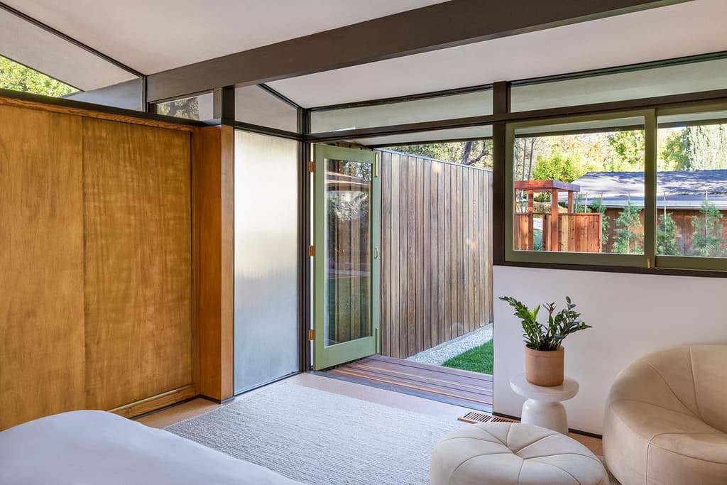 Midcentury post-and-beam gets a HabHouse restoration in LA County