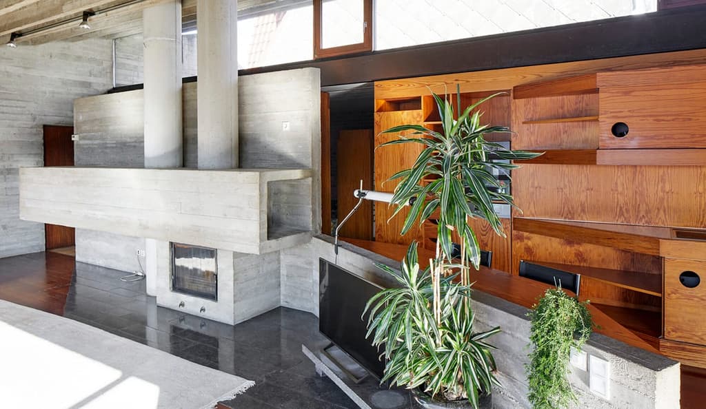 Brutalist Belgian home by Juliaan Lampens asks for €600k