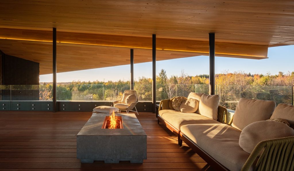 Sculptural backcountry Ontario estate hits the market for 15m CAD Sculptural backcountry Ontario estate hits the market for 15m CAD