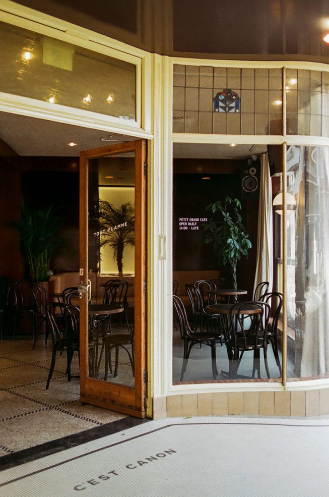 An all-female team gives Ghent's Café 't Kanon a timeless makeover ...