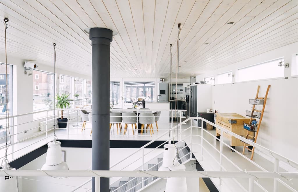 5 floating homes for sale right now in London