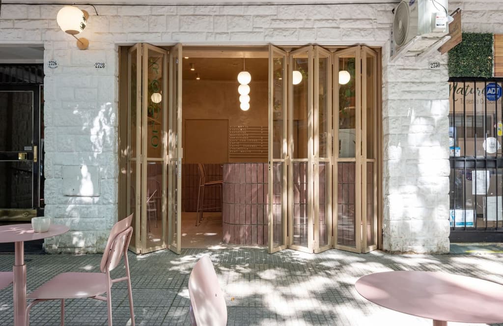 This Buenos Aires café has no boundaries