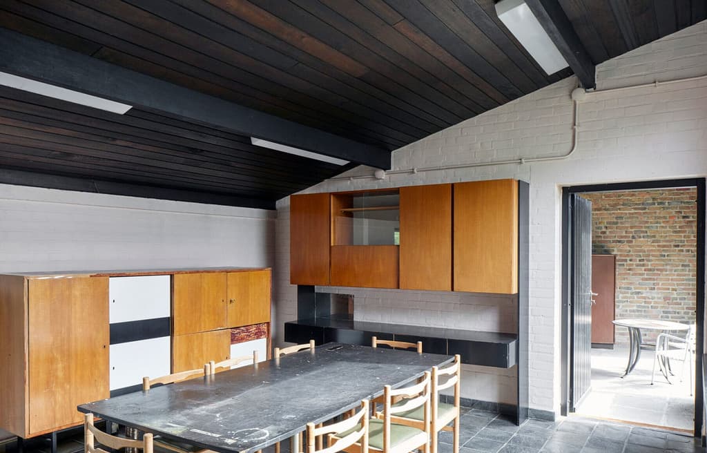 Brutalist Belgian bungalow by Ignaas Deboutte asks for €895k